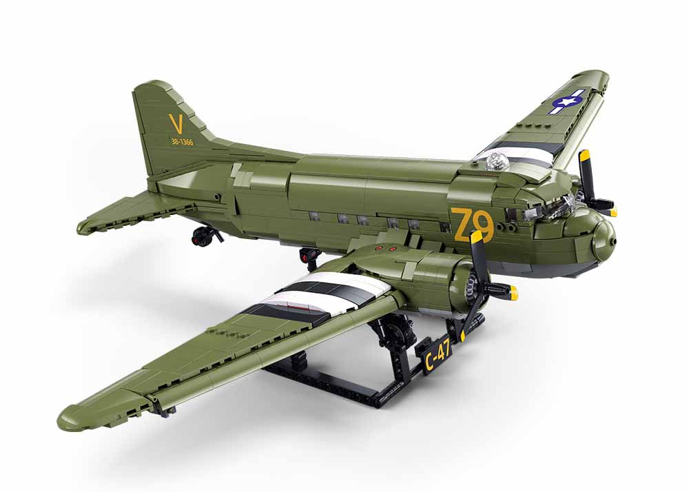 Avion de transport bimoteur de 1943, échelle 1:44, vue 2