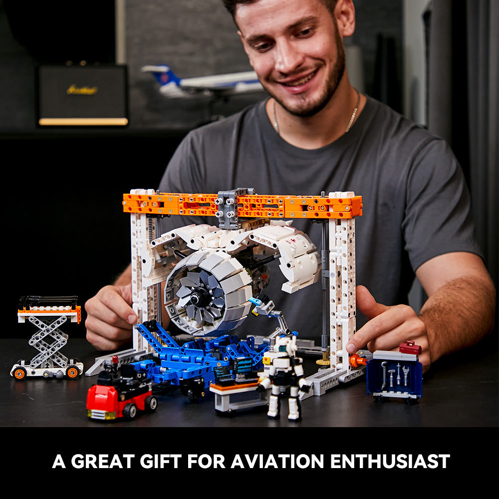 Atelier de maintenance d'un moteur d'avion, vue 4