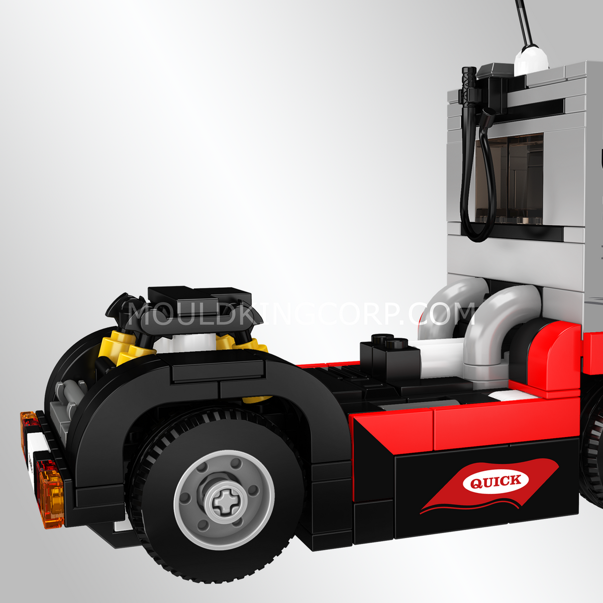 Camion de course gris et rouge, vue 4