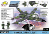 Avion d'attaque à ailes à géométrie variable, échelle 1:48, vue 3