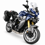 Moto de grand tourisme bleue à valises, échelle 1:5