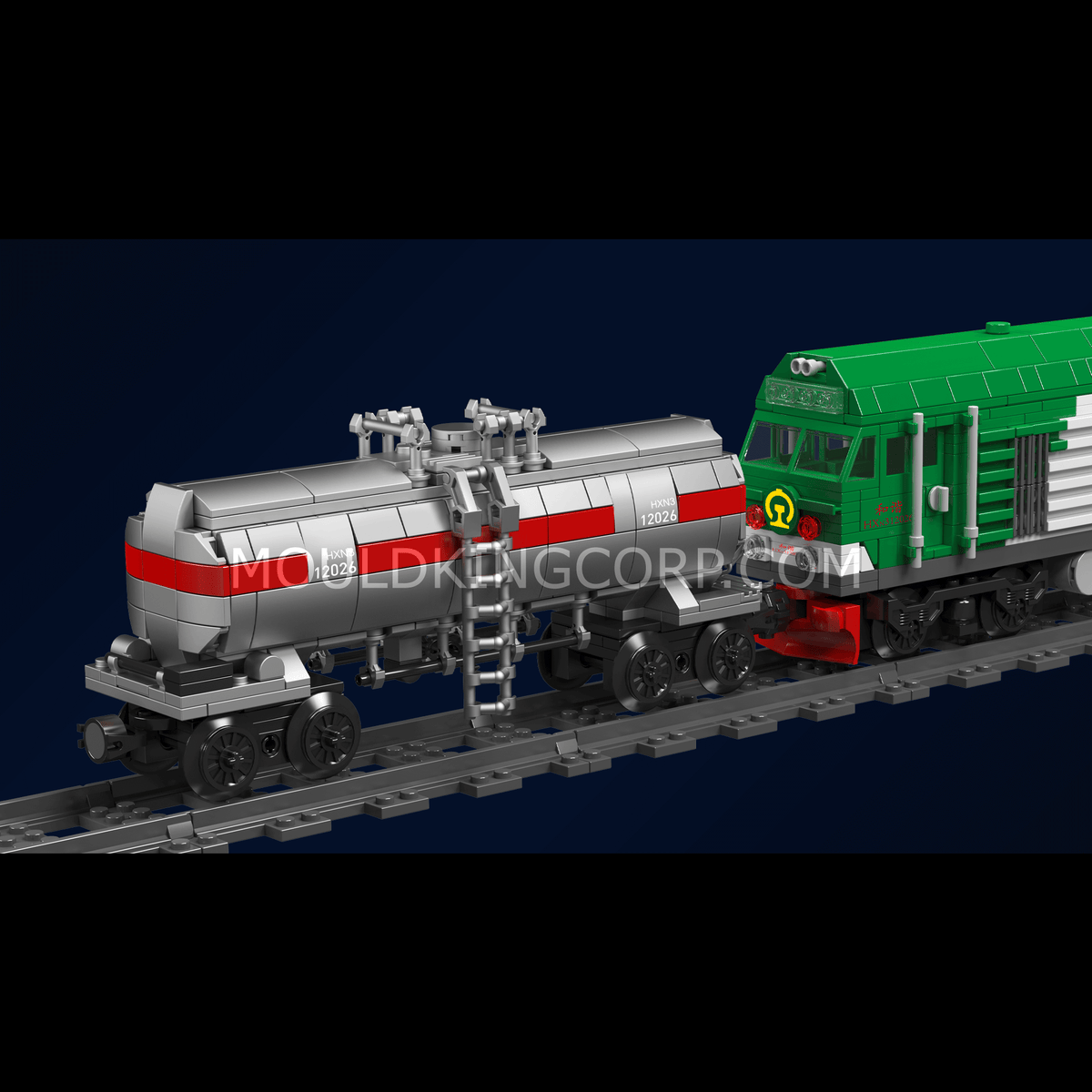 Locomotive diesel de fret télécommandée et son wagon, vue 2