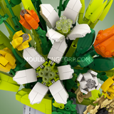 Bouquet de printemps dans son vase effet pierre, vue 3