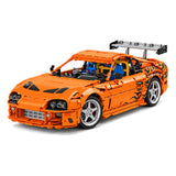 Coupé sport japonais orange 1:8 en briques, vue de trois quarts avant