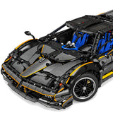 Détail de hypercar 1:8 à carrosserie fibre de carbone